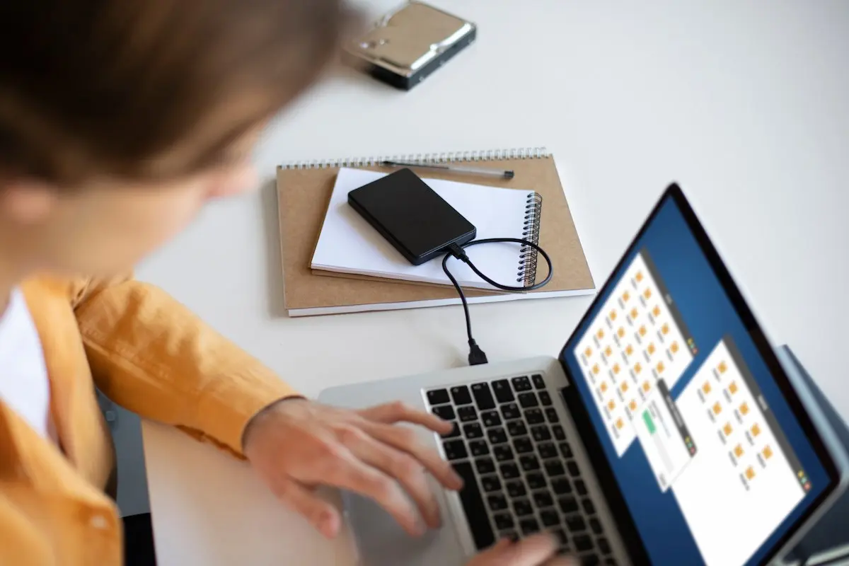 regelmaeßige-lokale-backups Regelmäßige Backups lokal erstellen und verwalten